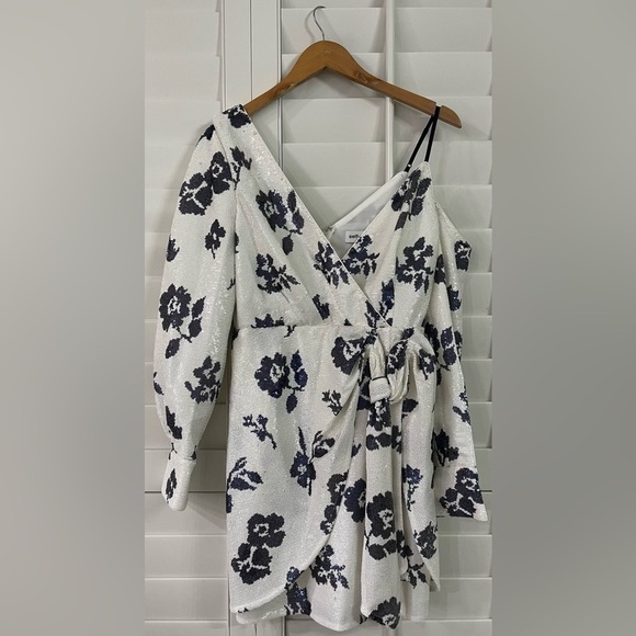 Self-Portrait Floral Sequin Wrap Dress - Picture 5 of 16